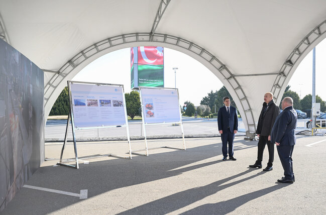 Prezident məişət tullantıları daşıyan texnikalarla tanış oldu - Fotolar