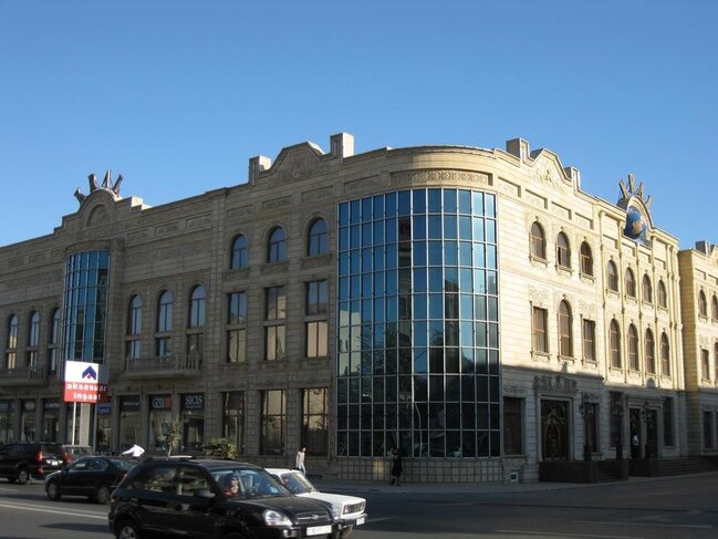 Azərbaycanlı iri məmurların adlı-sanlı restoranları: hansı dəbdəbəli yer kimindir?