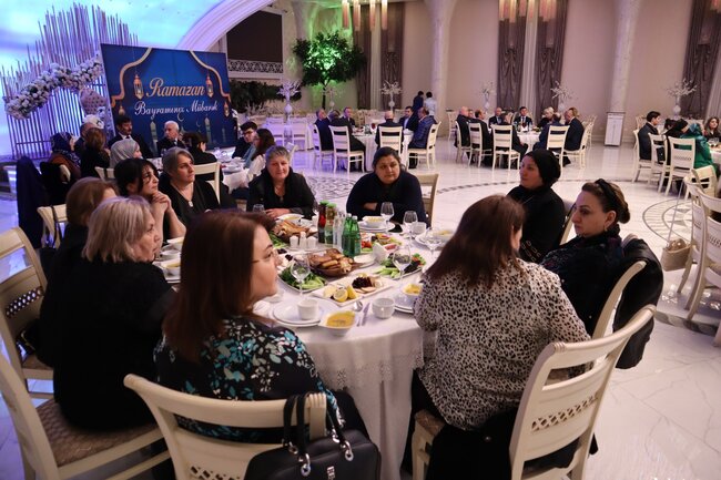Nərimanov rayonunda Ramazan bayramı ərəfəsində iftar süfrəsi təşkil olunub
