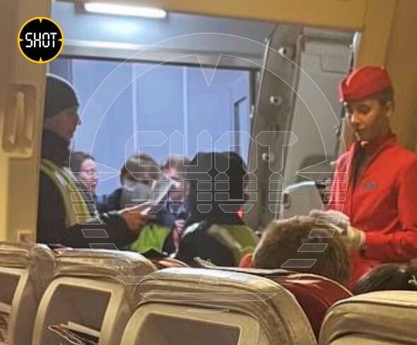 Norveçsayağı humanistlik: Sərnişini can verən təyyarəni enməyə qoymadı, amma... - FOTO