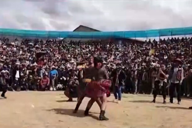 Peruda Yeni il festivalı: Barışmaq üçün bir-birini döydülər - VİDEO