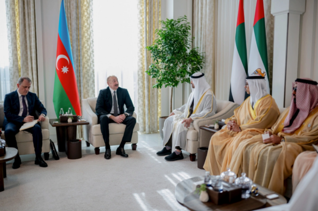 İlham Əliyevin Əbu-Dabidə Birləşmiş Ərəb Əmirliklərinin prezidenti ilə görüşü olub