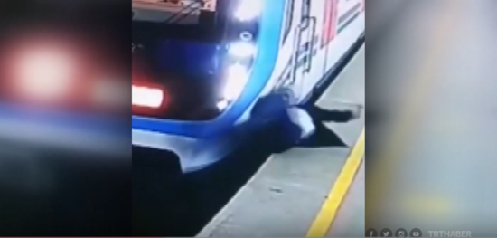 Metroda qatarın altına düşüb son anda ölümdən döndü - ANBAAN VİDEO
