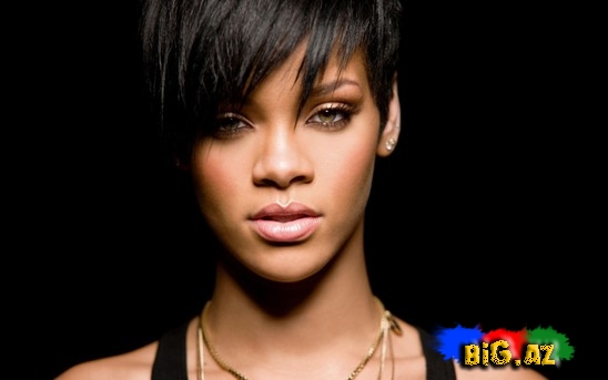 Rihanna nənəsini və babasını belə gündəmə gətirdi - VIDEO
