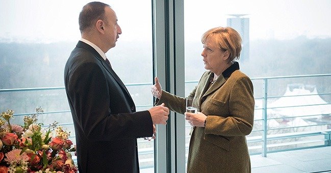 Angela Merkel Azərbaycana gəlir