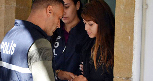 Uşaq evində böyüyən qadından polisə qarşı ağlasığmaz əməl: 15 aylıq oğlunu... - FOTO