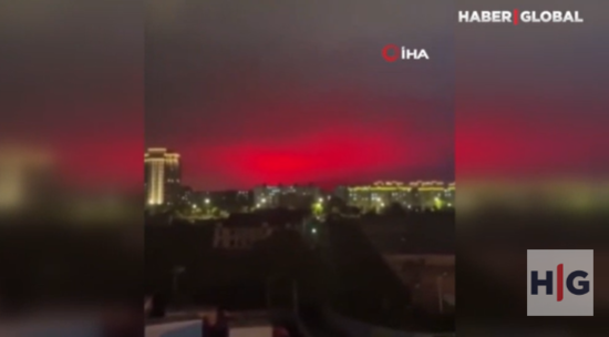 VAHİMƏLİ görüntülər: Çin qırmızı rəngə boyandı - VİDEO