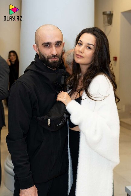 Əlixan həyat yoldaşı ilə