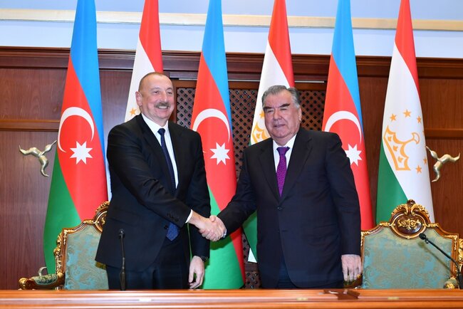 Azərbaycanla Tacikistan arasında əlaqələr möhkəmlənir
