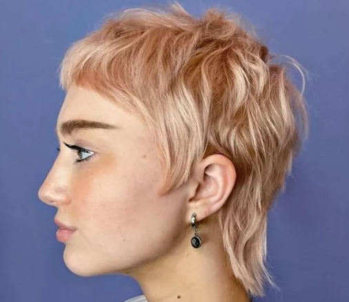 Qadınları daha cavan göstərən saç modeli