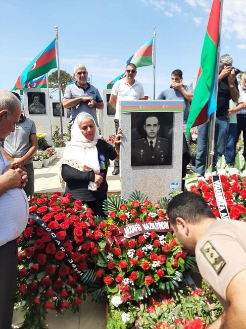 Yaralı əsgərini xilas etmək istəyərkən şəhid olan kapitanımızın DOĞUM GÜNÜDÜR - FOTO-VİDEO