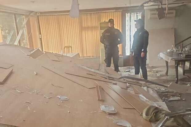 Bakıda mərasim evində tavan çökdü: Xəsarət alanlar var - FOTO