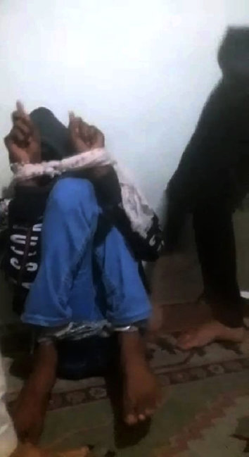 Həyat yoldaşı ilə intim münasibətdə olan kişiyə ağlasığmaz işgəncə verdi - FOTOLAR