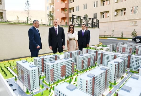 Prezidentin məcburi köçkünlərlə görüşündən səmimi - FOTOLAR