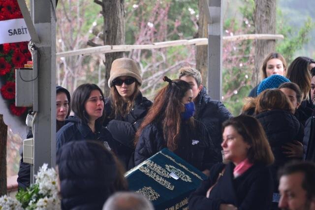 "Aşkı Memnu"nun yeni Nihalinə AĞIR İTKİ - Göz yaşlarına boğuldu - FOTO