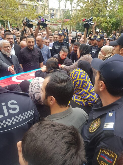 Polis Xəzər Zamanov dəfn olundu - Fotolar