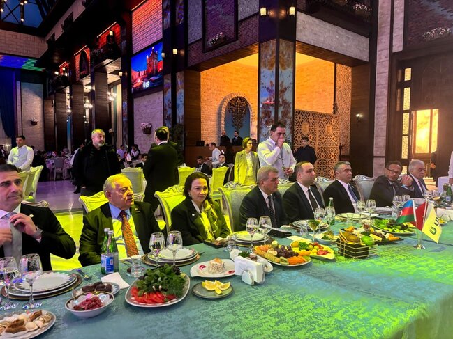 Bakıda Beynəlxalq Demokratlar Birliyinin (UID) Azərbaycan nümayəndəliyinin təşkilatçılığı ilə iftar süfrəsi açılıb - FOTOLAR