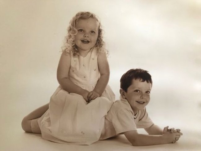 Sinif yoldaşları onu döydüyünə görə məktəbi tərk etdi, 13 yaşında öz şirkətini qurdu - FOTOLAR