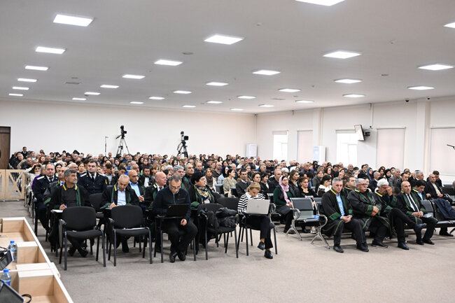 Arayikgilin məhkəməsində prokurorların çıxışı başladı - Fotolar