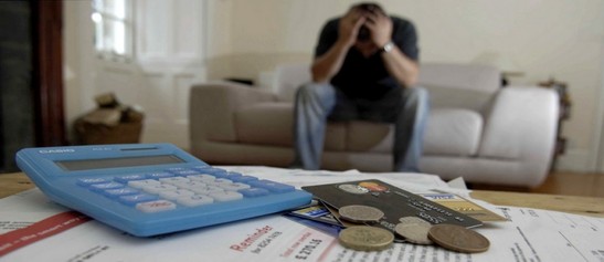 Kredit borclarına görə müştərinin pensiya və maaş kartı "dondurula"bilərmi?