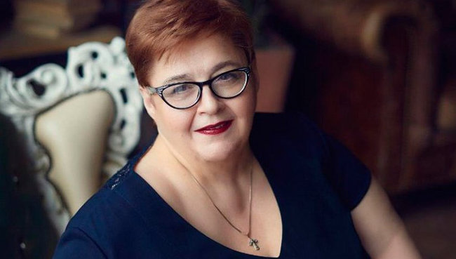 M&Eacute;kt&Eacute;b direktorunu maaÅÄ±n azlÄ±ÄÄ±na gÃ¶r&Eacute; qaz aÃ§arÄ± il&Eacute; dÃ¶ydÃ¼l&Eacute;r â Foto