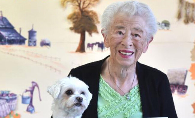 100 yaşını qeyd edən qadın uzunömürlülüyün sirrini açır – Foto