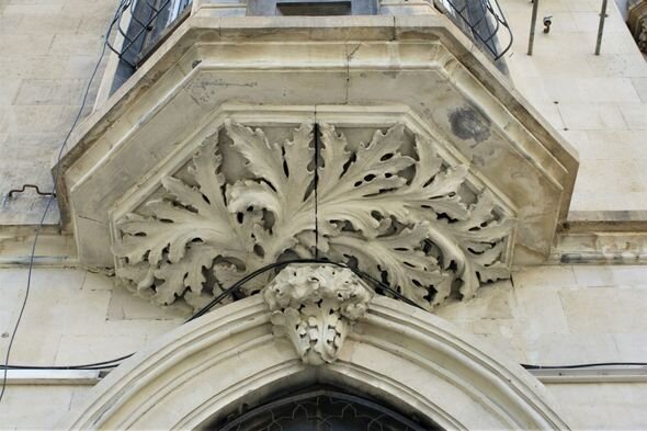 Milyonçunun tikdirdiyi tarixi bina sökülür?