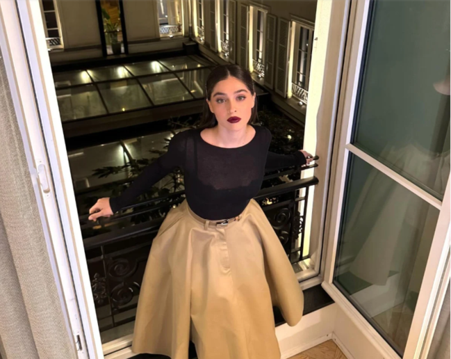 Məşhur aktrisa Parisə yollandı