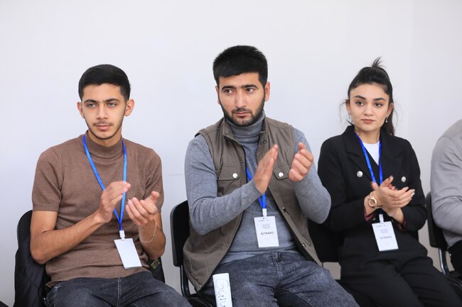 "Təhsilin inkişafı istiqamətində innovativ tədqiqat təşəbbüsləri" layihəsi çərçivəsində regionlarda keçirilən təlimlər başa çatıb