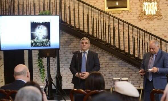 "Məhşər divanı: Yalanın 17 anı": Fəlsəfə doktoru sənədli romanının təqdimatını keçirdi - FOTO