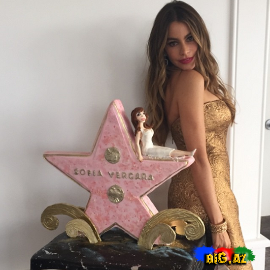 "Şöhrət Xiyabanı"nda daha bir tanınmışın ulduzu həkk olundu- FOTO