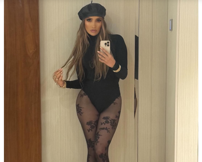 Cennifer Lopez payızın ideal corabları göstərdi: nə ilə geyinmək olar