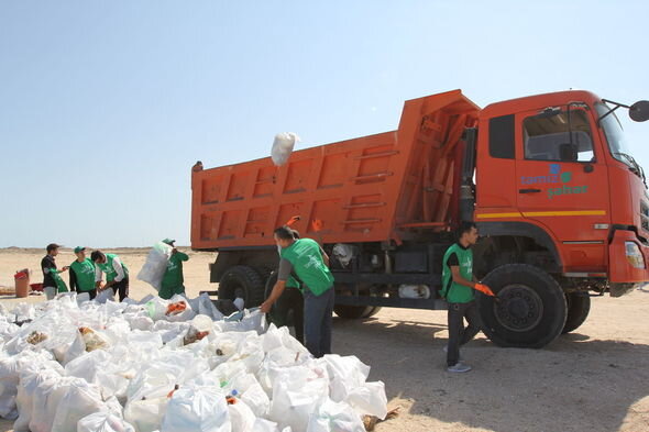 Beynəlxalq Sahilyanı Təmizlik Günü münasibətilə təmizlik aksiyası keçirilib - FOTO
