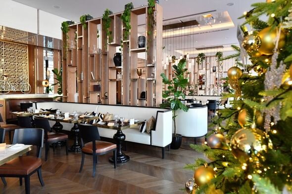 İlham Əliyev və Mehriban Əliyeva Bakıda hotelin açılışında iştirak ediblər - YENİLƏNİB + FOTO