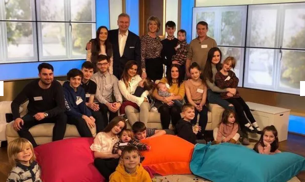 Bu qadının ömrünün 160 saatını doğum evində keçirib - 21 uşağı var - FOTOLAR