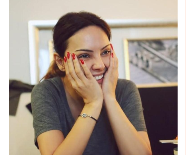 Ebru Gündeşin üslub dəyişikliyi sosial mediada gündəm oldu