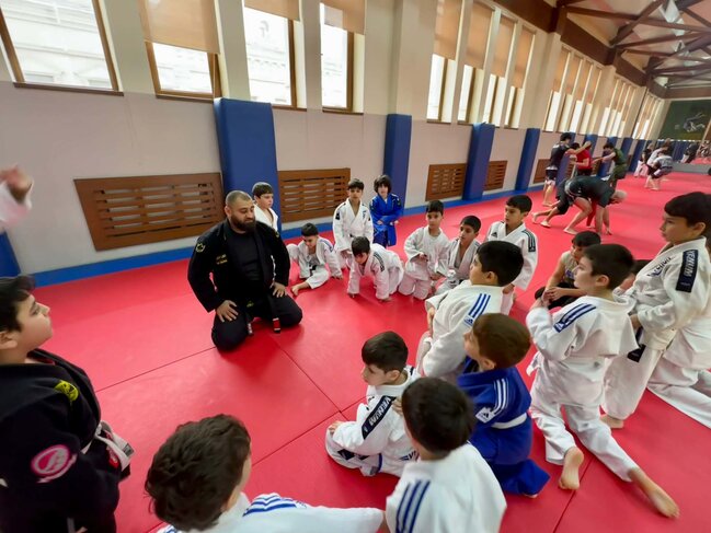 Azərbaycan Braziliya Ciu-citsu İctimai Birliyinin təşkilatçılığı ilə Qarabağ Zərəfinin 5 illiyinə həsr olunmuş Ümumrespublika Seminarı keçirilib