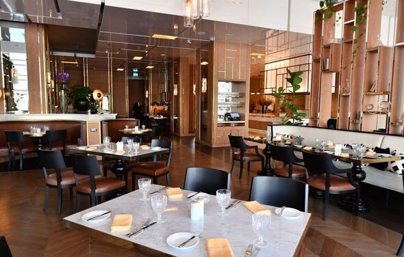 İlham Əliyev və Mehriban Əliyeva Bakıda hotelin açılışında iştirak ediblər - YENİLƏNİB + FOTO