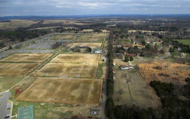 Dünyanın ən qeyri-adi futbol meydançaları - FOTOLAR