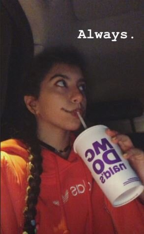 Azərbaycanlı mərhum nazirin müğənni nəvəsi - FOTOLAR