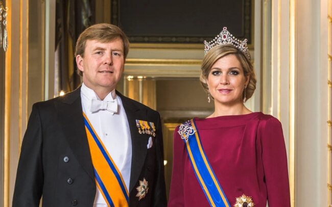 Niderland kralı bu qəsri ukraynalılara verəcək - FOTO