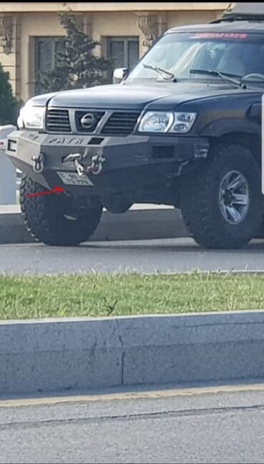 Bakıda zirehli avtomobil sürən "avtoş" peyda olub - FOTO
