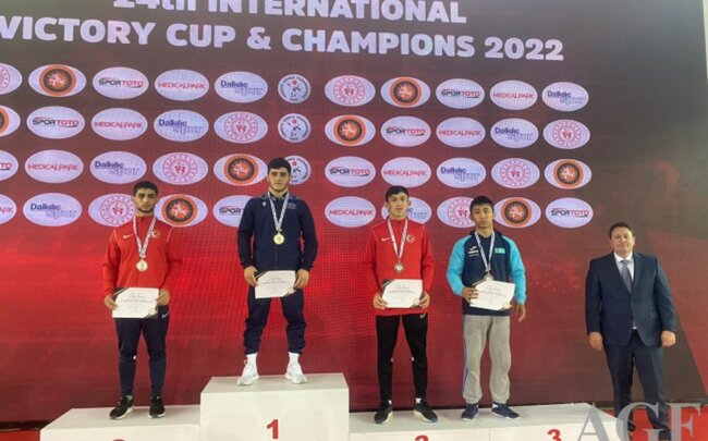 Azərbaycan güləşçiləri Türkiyədəki "Çempionlar" turnirinə 11 medalla start verib