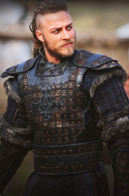 Cemre onunla tərəf müqabili oldu - FOTO