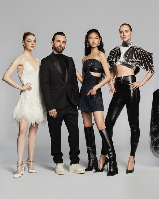 Heç kimin görmədiyi gəlinliyini qala gecəsinə geyindi - FOTO