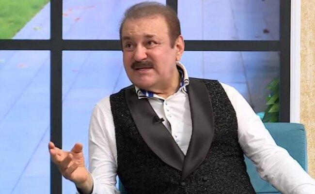 "Xalq artistidir düz oxumur" - VİDEO