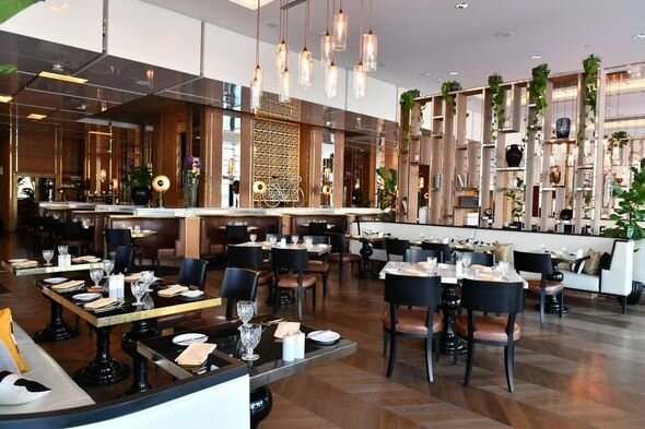 İlham Əliyev və Mehriban Əliyeva Bakıda hotelin açılışında iştirak ediblər - YENİLƏNİB + FOTO