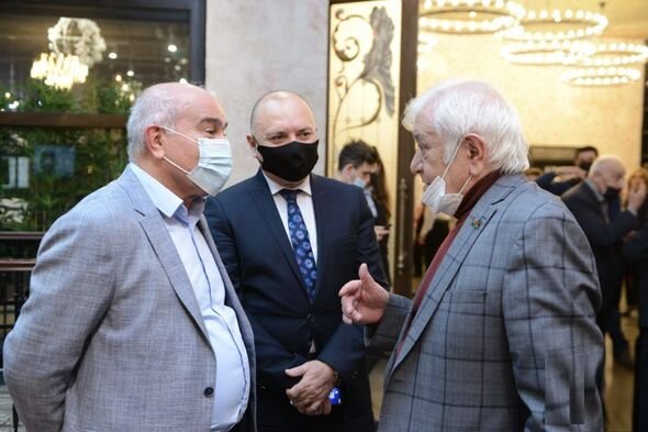 "Məhşər divanı: Yalanın 17 anı": Fəlsəfə doktoru sənədli romanının təqdimatını keçirdi - FOTO