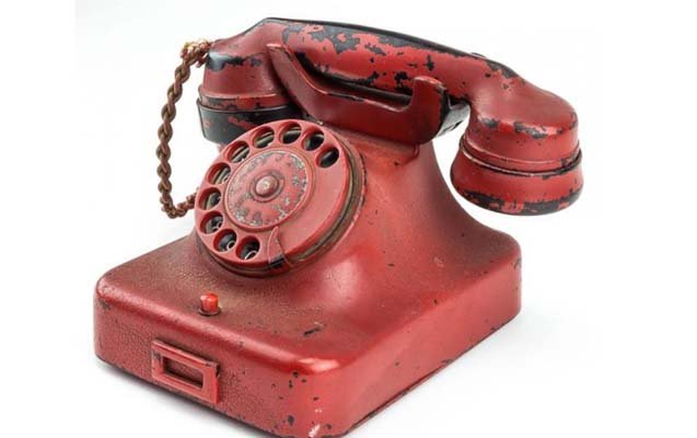 Hitlerin qırmızı telefonu satışa çıxarıldı- 300 min dollar...