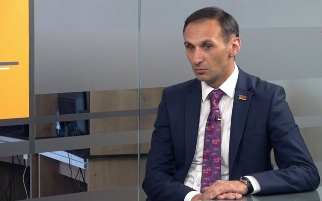 Ermənistanda keçmiş deputat koronavirusdan ölüb